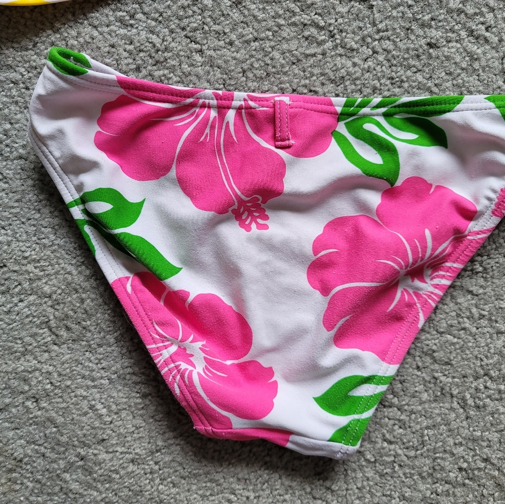 Malibu Bikini Swimsuit Size S White Tropical Floral Top & bottom 2 piece - Picture 9 of 12